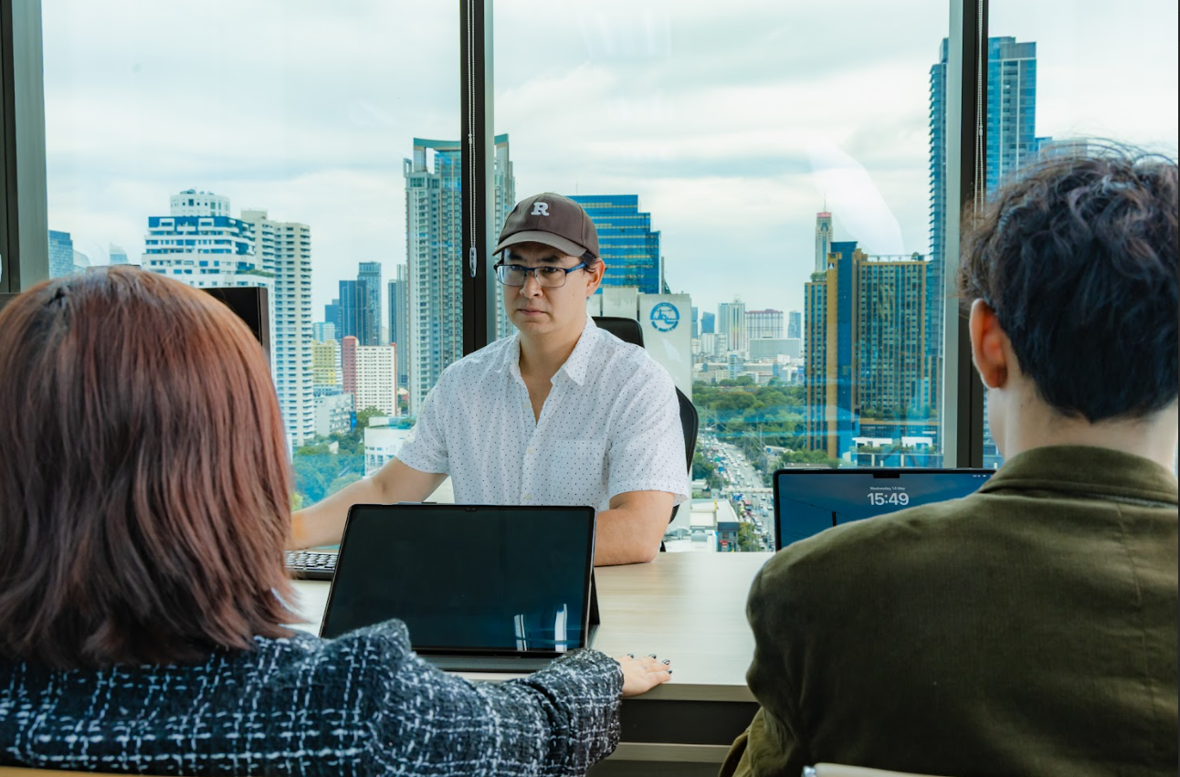 Strategy & Management professionals